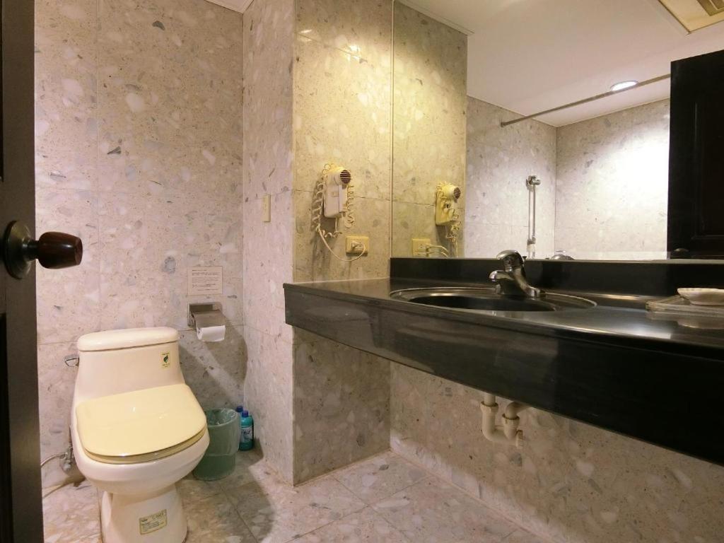 Hermes Hotel Сіньчжу Екстер'єр фото